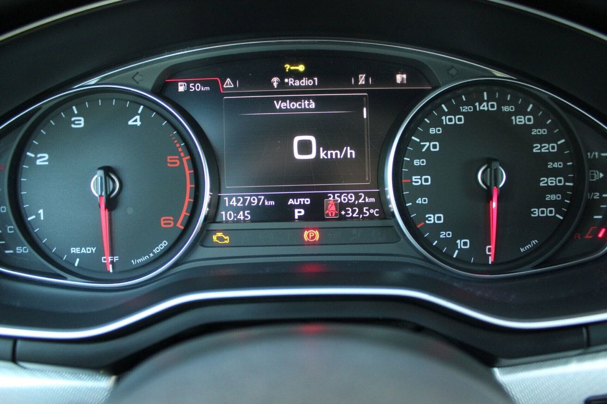 Audi A4 Avant 2.0 TDI 150 CV S tronic Business Sport (14)