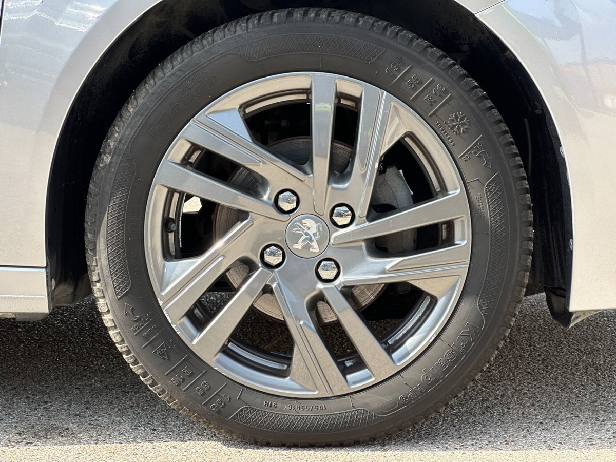 Peugeot 208 PureTech 75 Stop&Start 5 porte Active Pack (9)