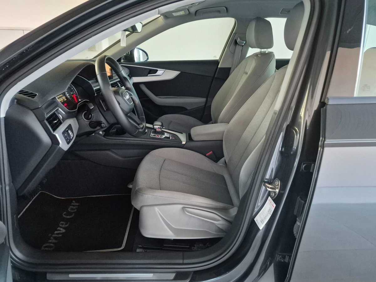 Audi A4 Avant 2.0 TDI 150 CV Business (11)
