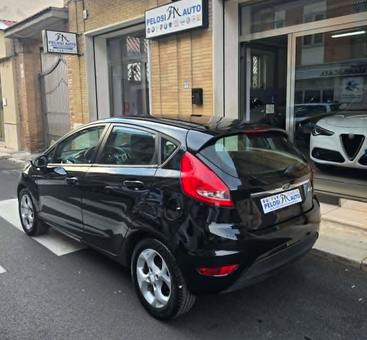 Ford Fiesta 1.4 TDCi 70CV 5 porte Titanium (4)