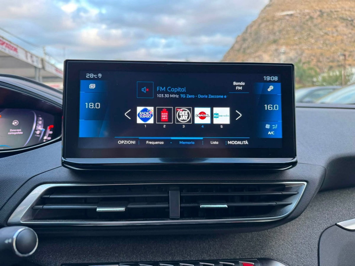 Peugeot 3008 BlueHDi 130 S&S EAT8 Allure Pack (20)