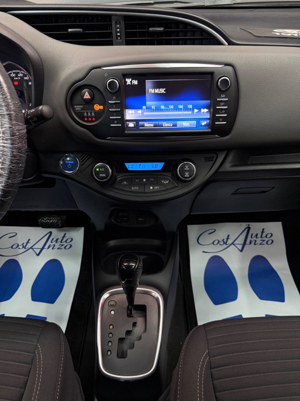 Toyota Yaris 1.5 Hybrid 5 porte Style (12)