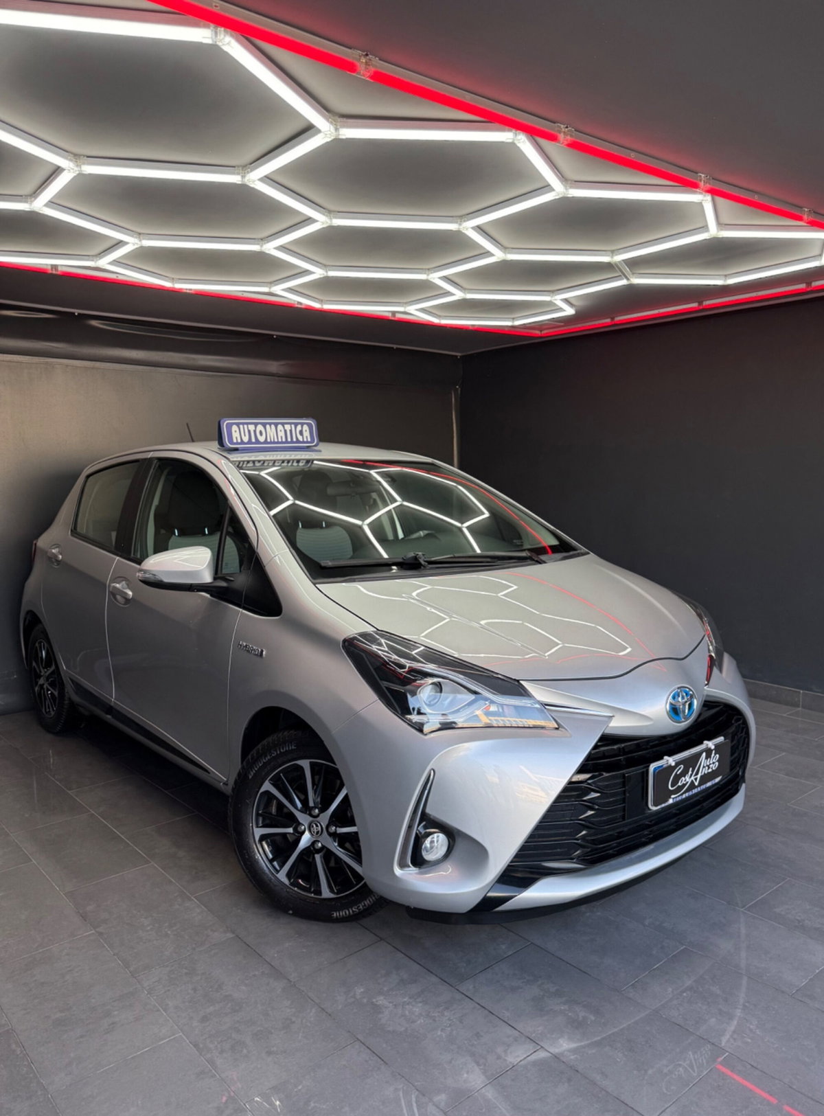 Toyota Yaris 1.5 Hybrid 5 porte Style (2)