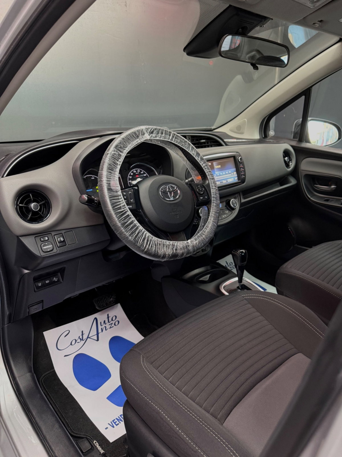 Toyota Yaris 1.5 Hybrid 5 porte Style (8)