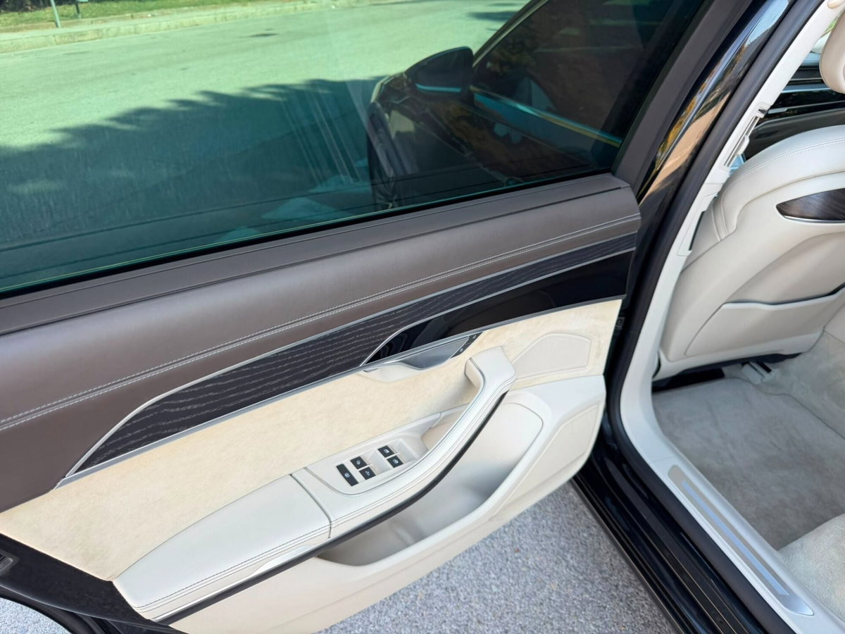 Audi A8 L 60 TDI 4.0 quattro tiptronic (14)