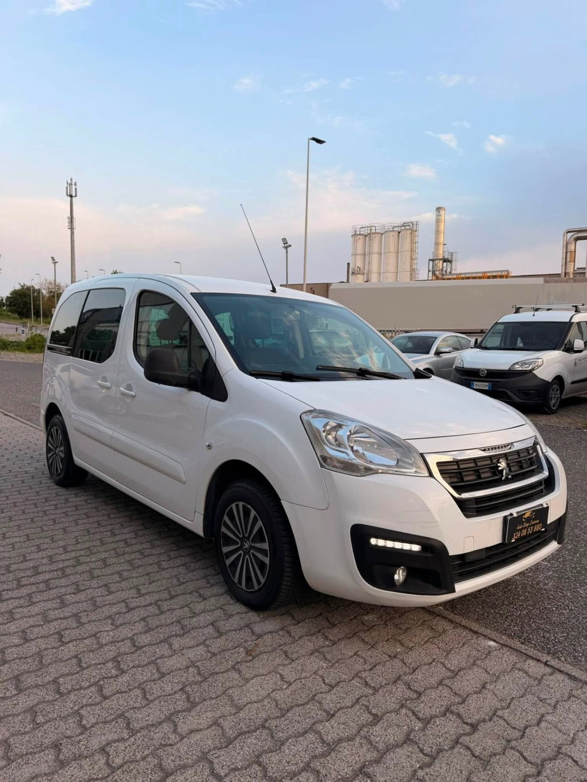 Peugeot Partner BlueHDi 100 ETG6 S&S Active (2)