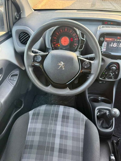 Peugeot 108 72 5 porte Active (17)