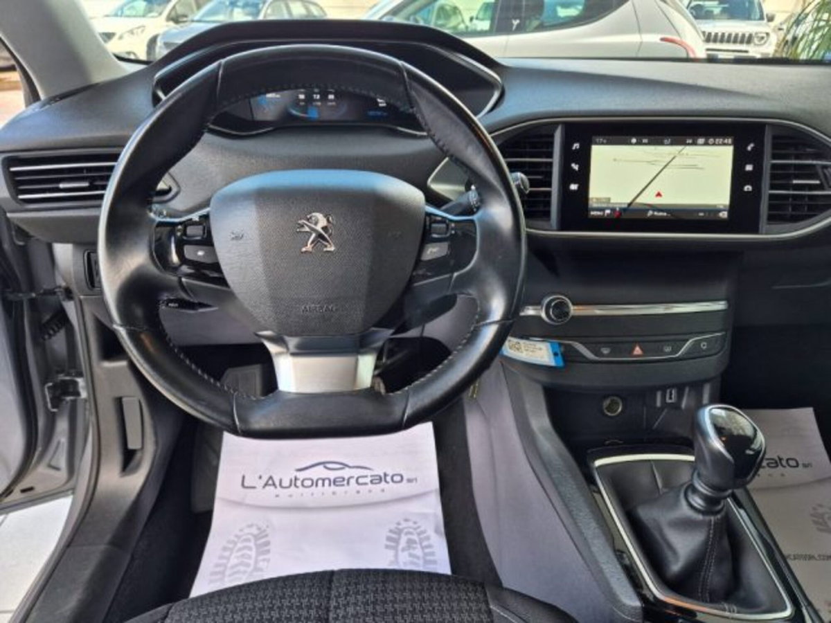 Peugeot 308 SW BlueHDi 130 S&S Allure (11)