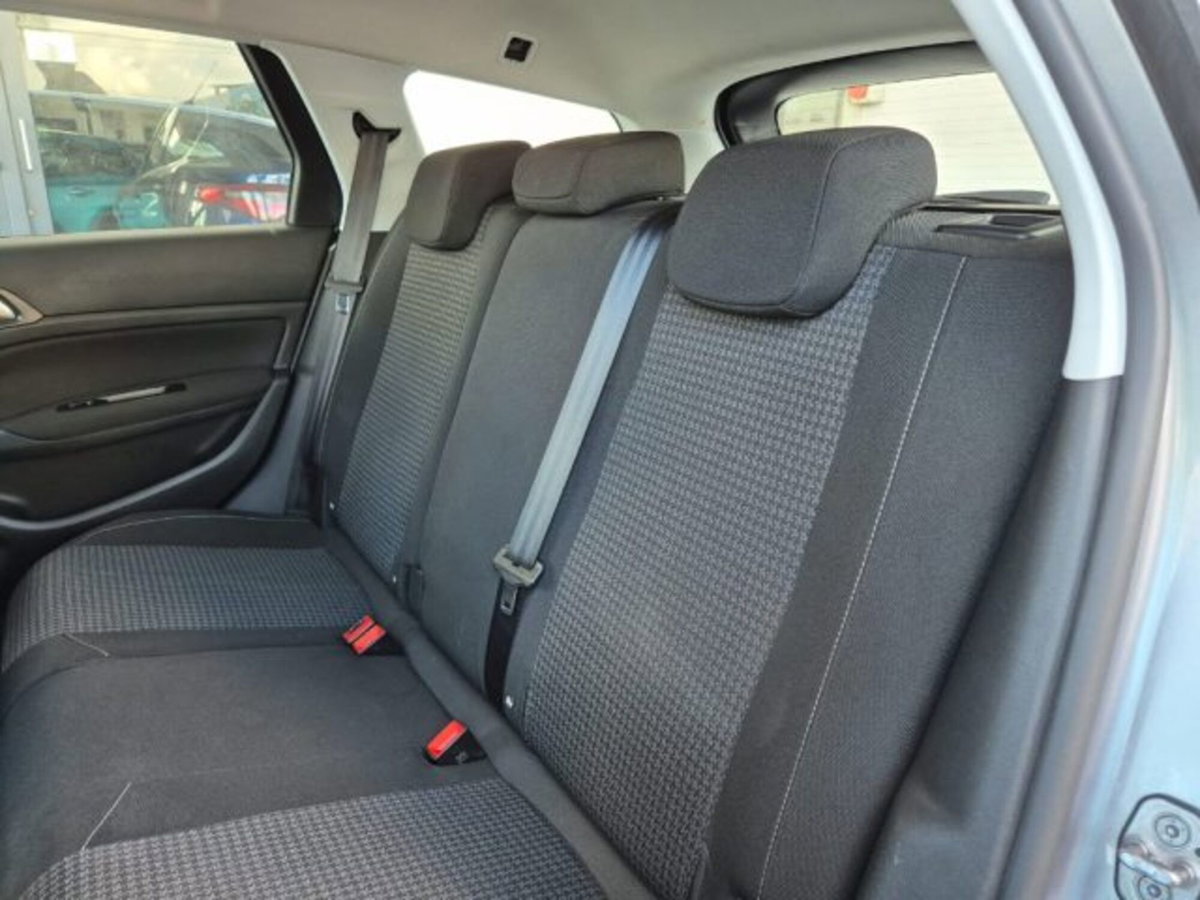 Peugeot 308 SW BlueHDi 130 S&S Allure (9)