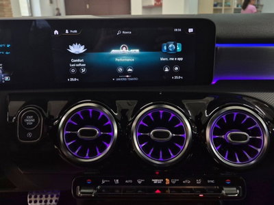 Mercedes-Benz Classe A 35 AMG 4Matic (11)