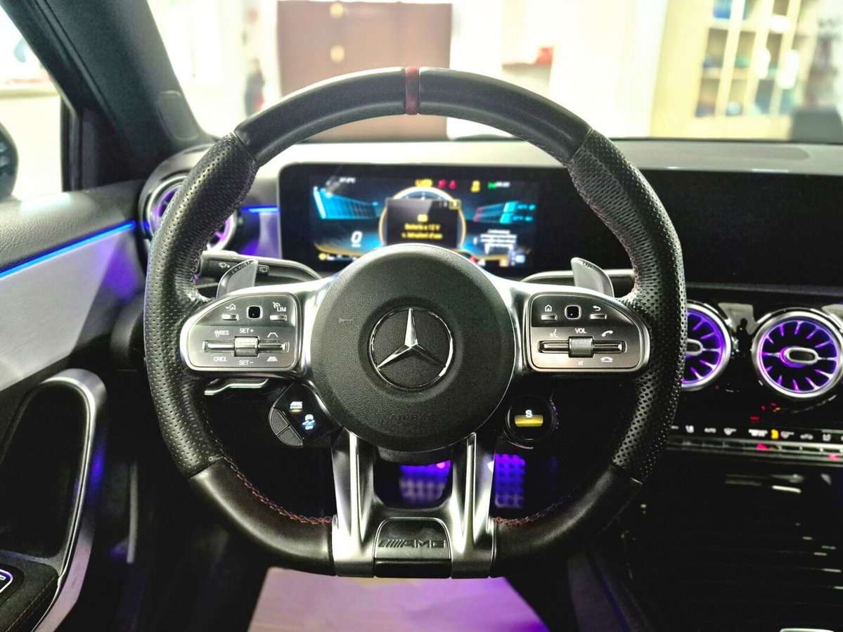 Mercedes-Benz Classe A 35 AMG 4Matic (5)