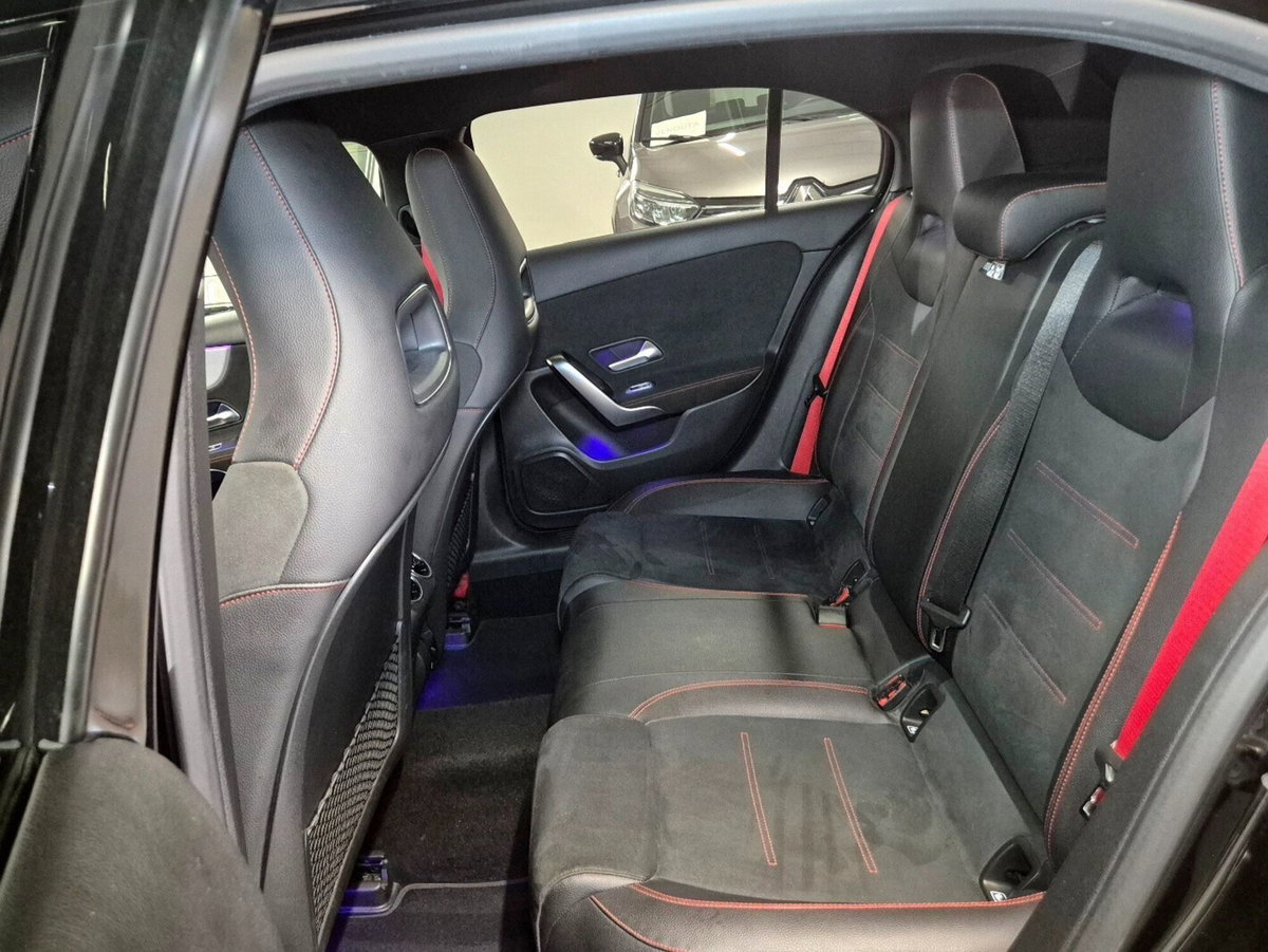 Mercedes-Benz Classe A 35 AMG 4Matic (9)