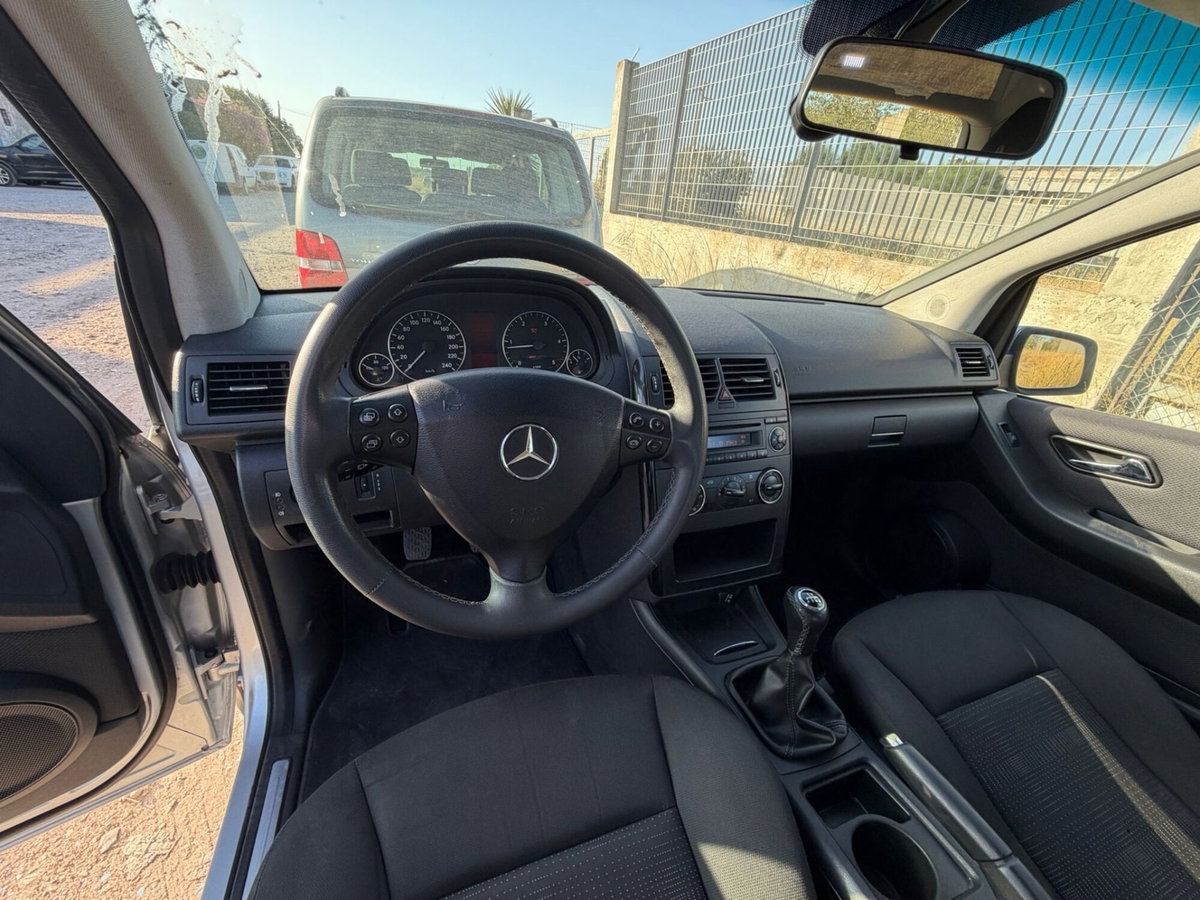 Mercedes-Benz Classe A 180 CDI Coupé Special Edition (9)