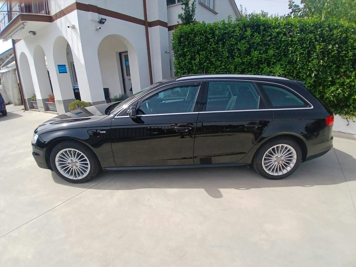 Audi A4 Avant 2.0 TDI 177 CV quattro S tronic edition (2)