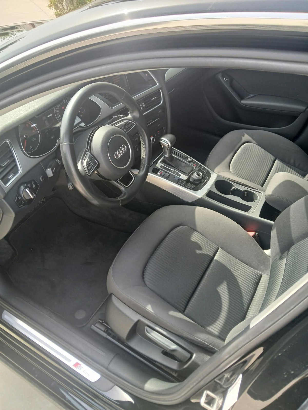 Audi A4 Avant 2.0 TDI 177 CV quattro S tronic edition (5)