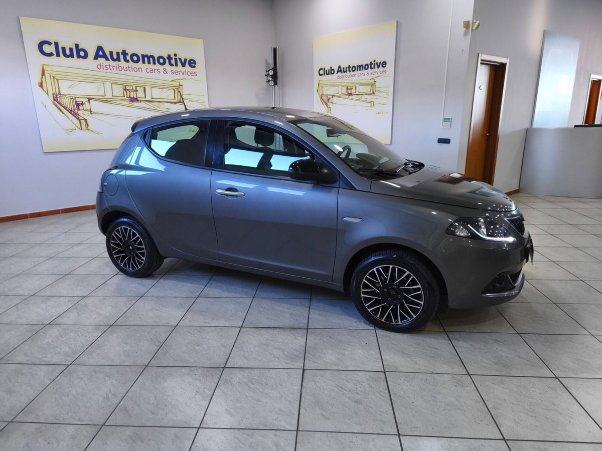 Lancia Ypsilon 1.0 FireFly 5 porte S&S Hybrid Ecochic Gold