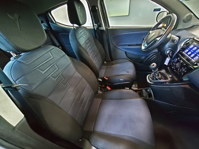 Lancia Ypsilon 1.0 FireFly 5 porte S&S Hybrid Ecochic Gold (13)