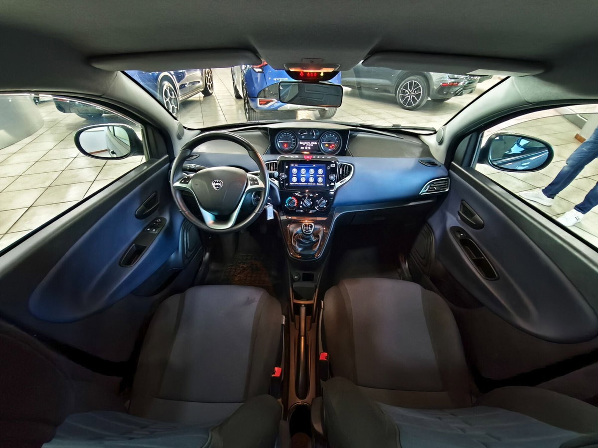 Lancia Ypsilon 1.0 FireFly 5 porte S&S Hybrid Ecochic Gold (15)