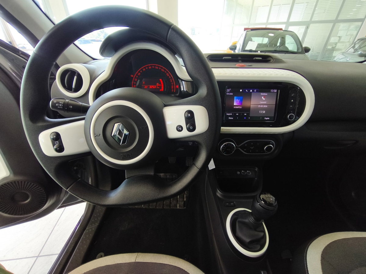 Renault Twingo SCe 65 CV Signature (8)
