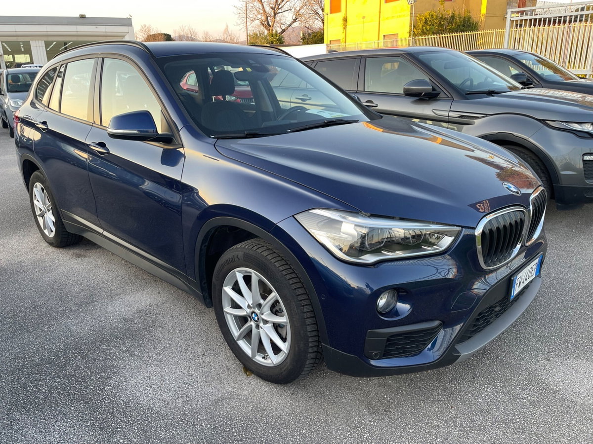 BMW X1 sDrive18d Business (2)