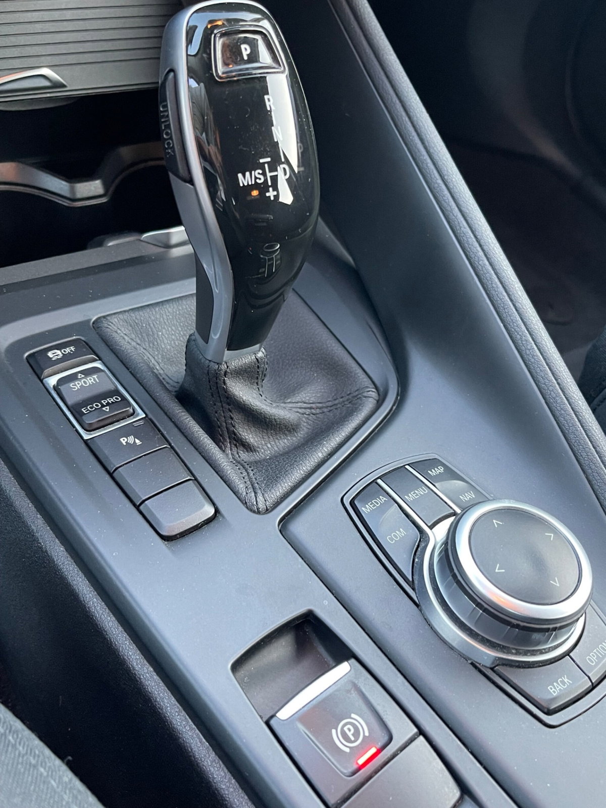 BMW X1 sDrive18d Business (7)
