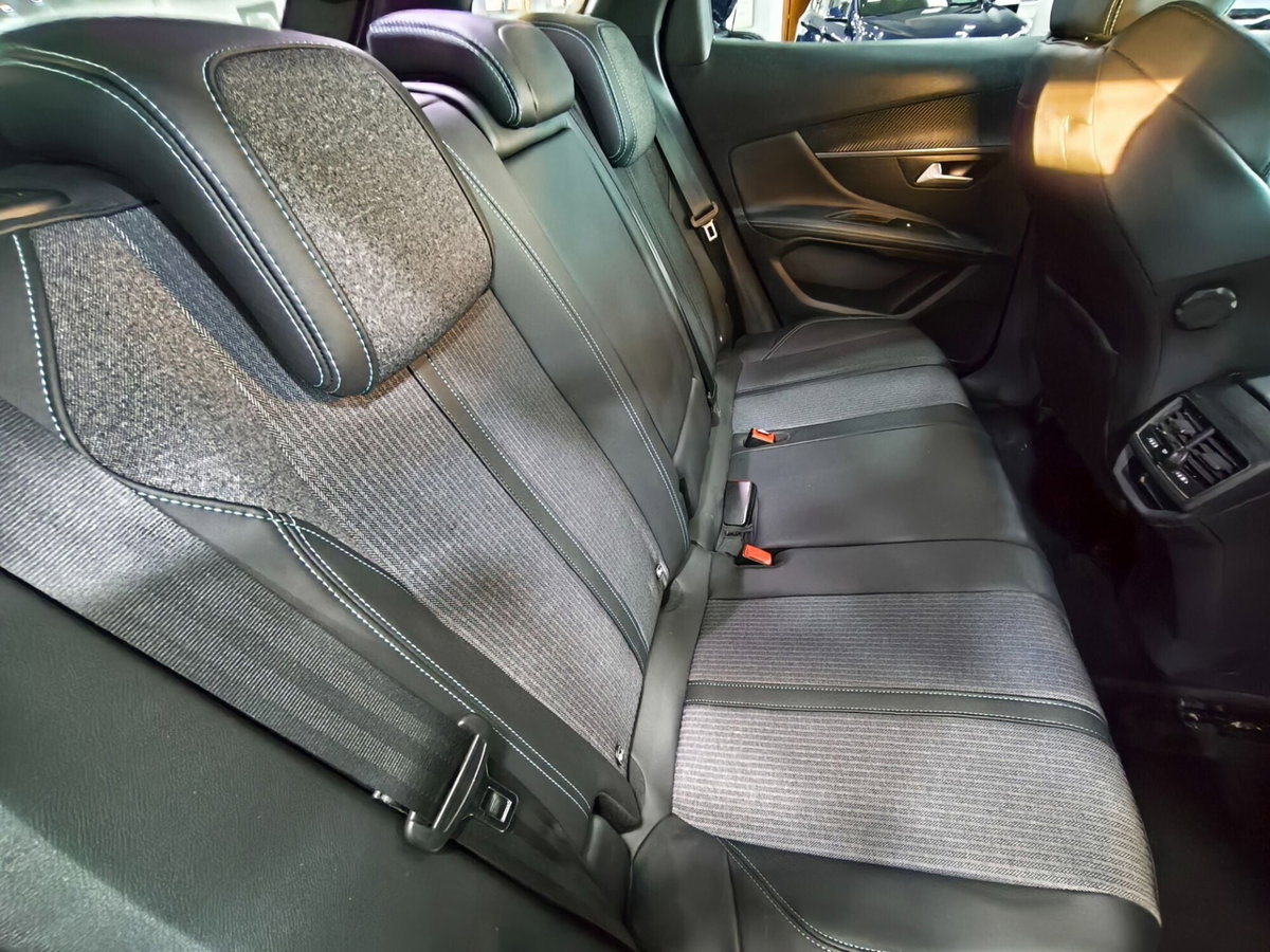 Peugeot 3008 BlueHDi 130 S&S EAT8 Allure Pack (15)