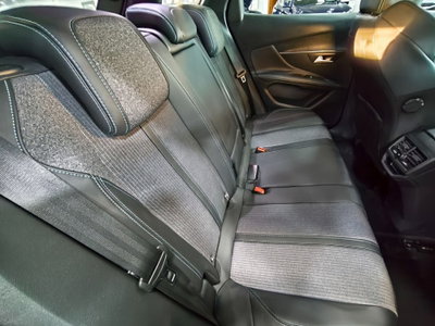 Peugeot 3008 BlueHDi 130 S&S EAT8 Allure Pack (15)