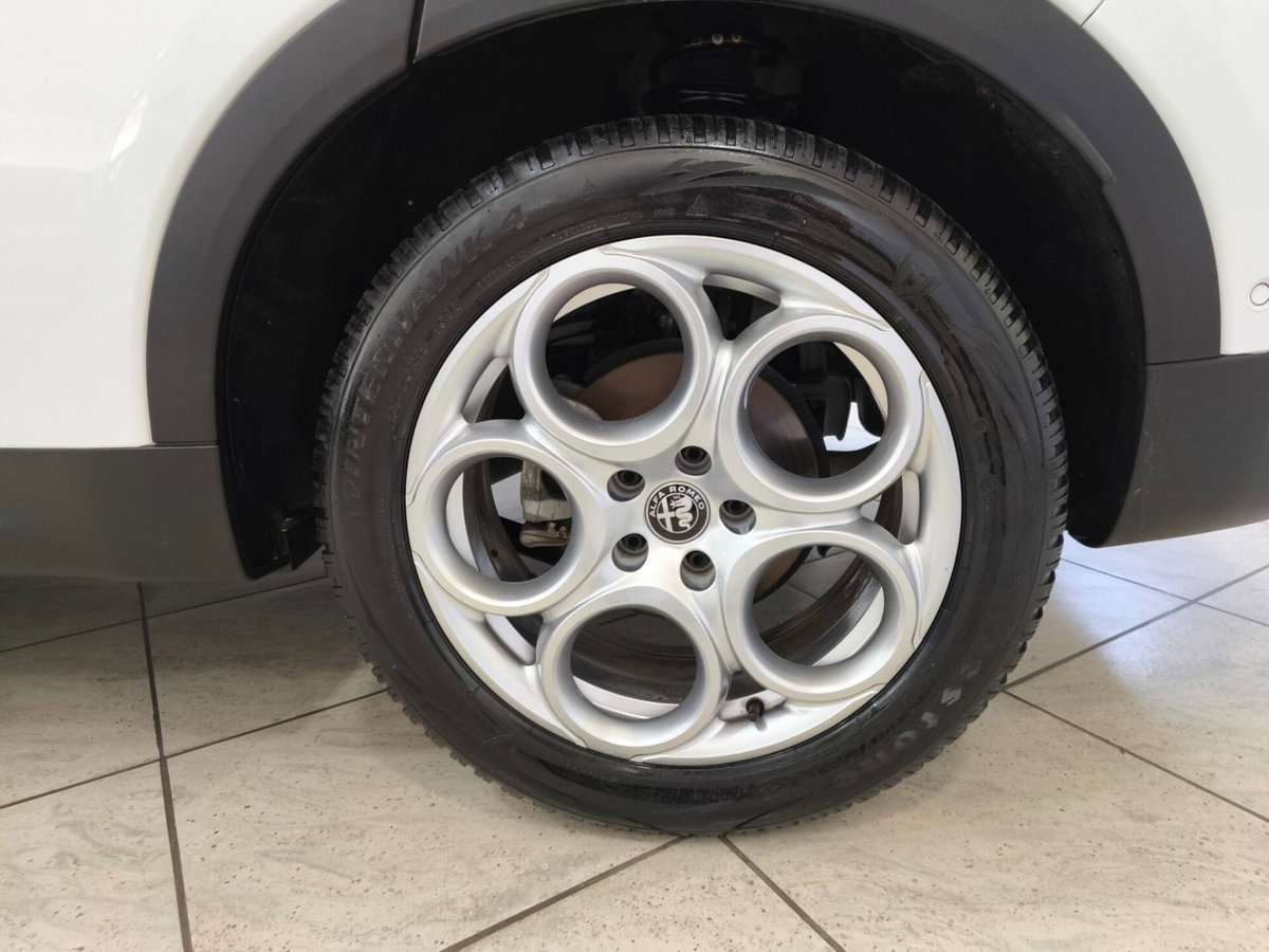 Alfa Romeo Tonale 1.6 Sprint 130cv tct6 (11)