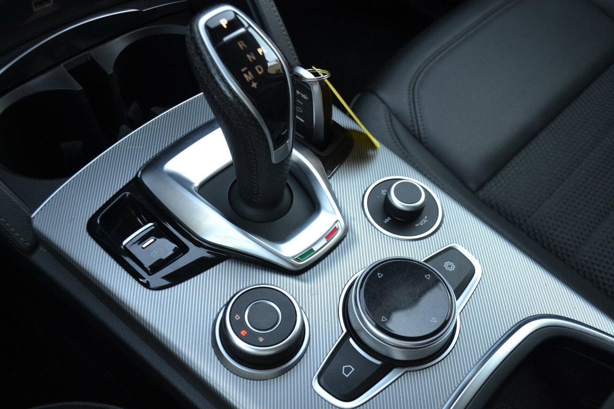 Alfa Romeo Stelvio Stelvio 2.2 Turbodiesel 190 CV AT8 Q4 Sprint (12)