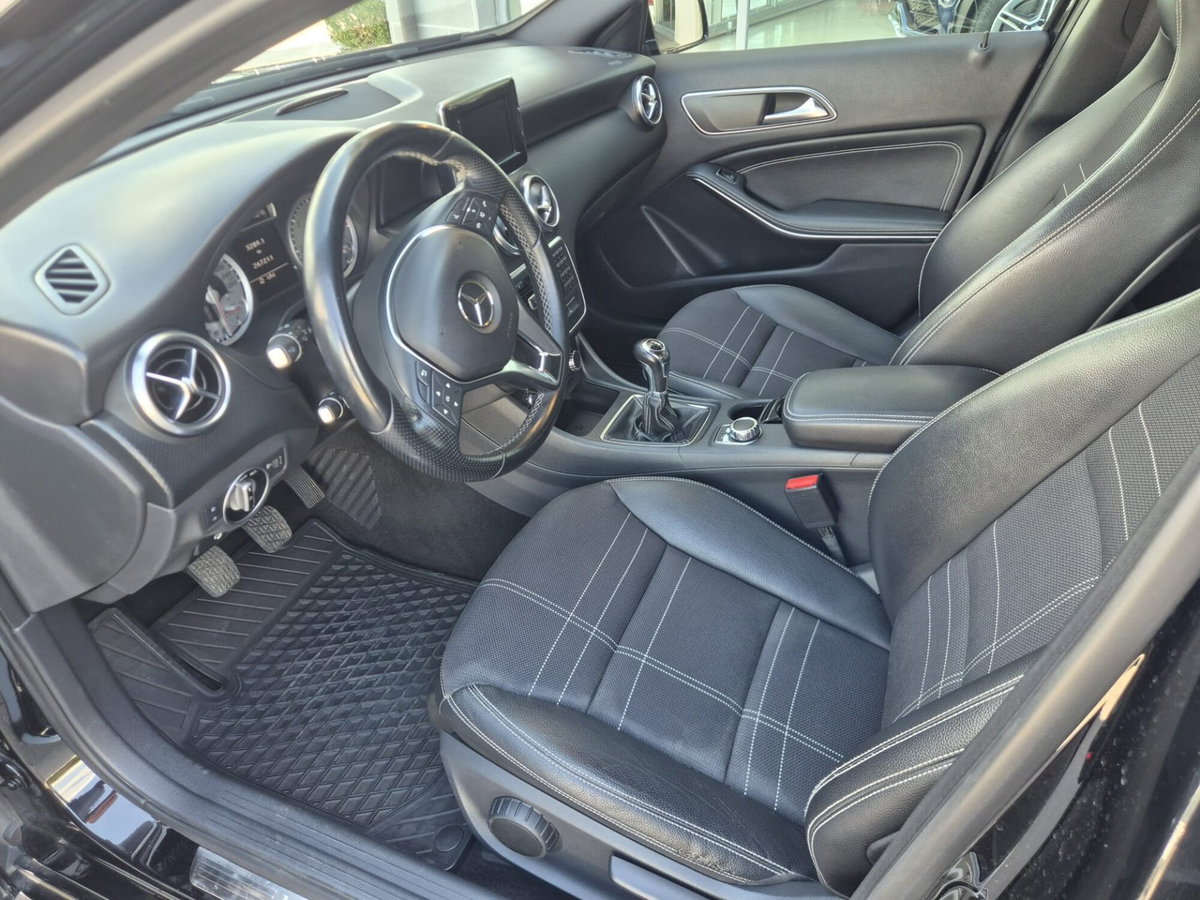 Mercedes-Benz Classe A 180 CDI BlueEFFICIENCY Automatic Sport (14)