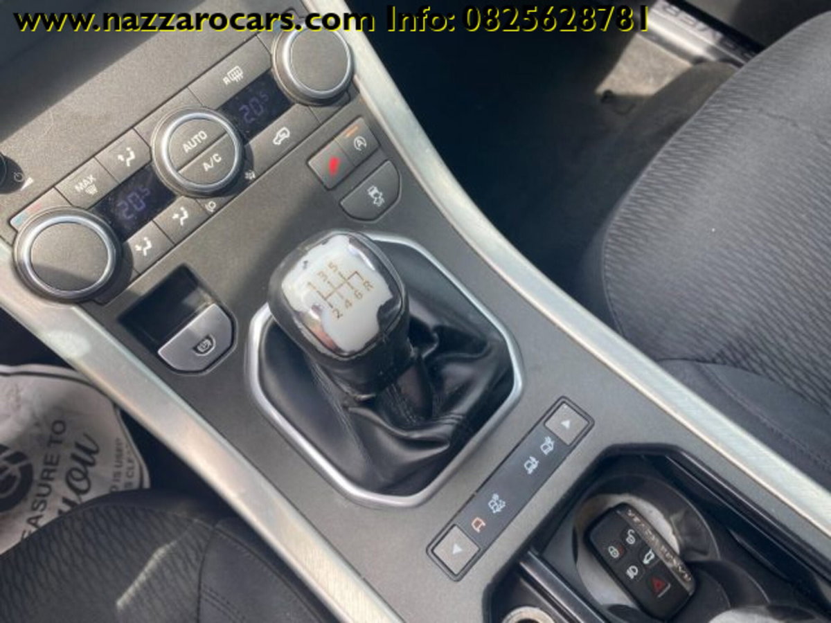 Land Rover Range Rover Evoque 2.0 TD4 150 CV 5p. SE (19)