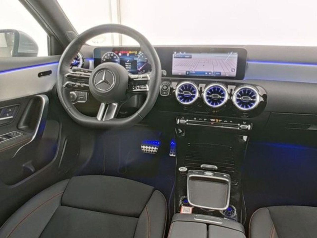 Mercedes-Benz Classe A Sedan 180 AMG Line Premium Plus auto (5)