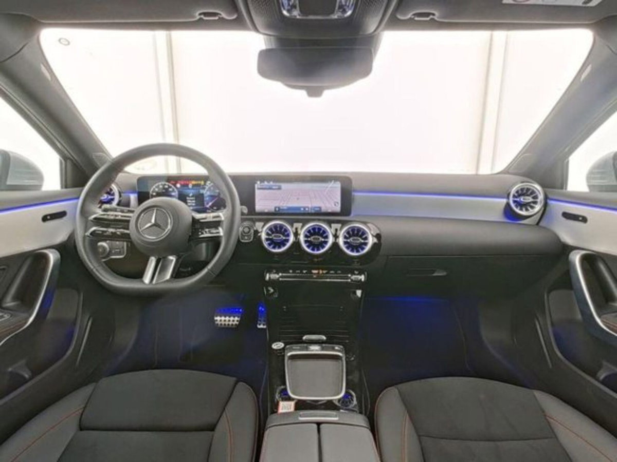 Mercedes-Benz Classe A Sedan 180 AMG Line Premium Plus auto (6)