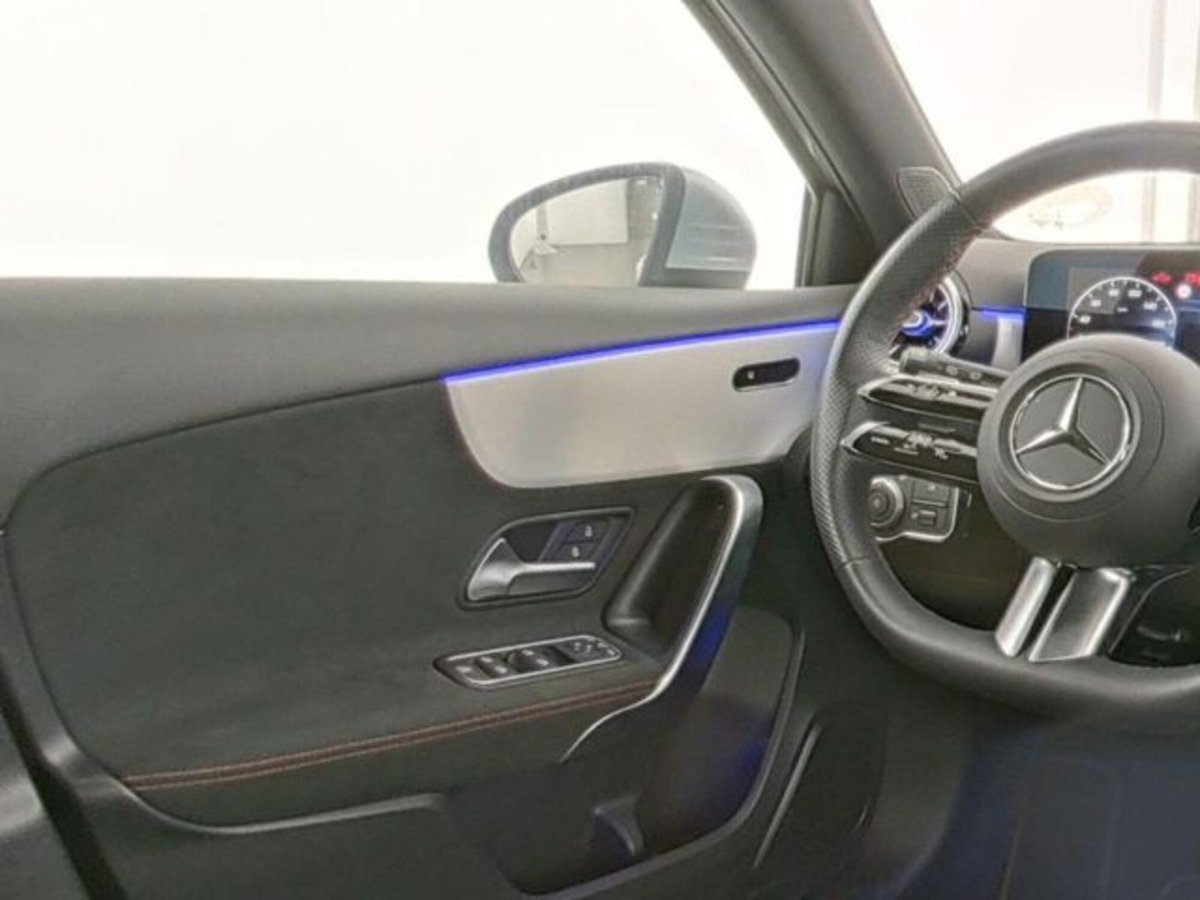 Mercedes-Benz Classe A Sedan 180 AMG Line Premium Plus auto (8)