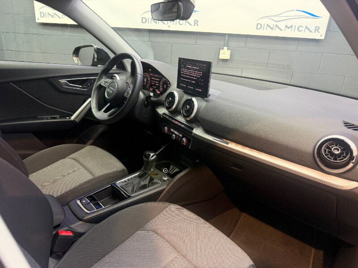 Audi Q2 Q2 35 TFSI S tronic Identity Black (10)