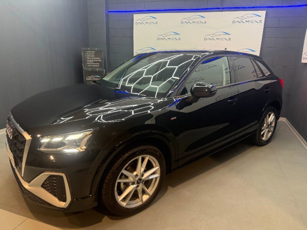 Audi Q2 Q2 35 TFSI S tronic Identity Black (8)