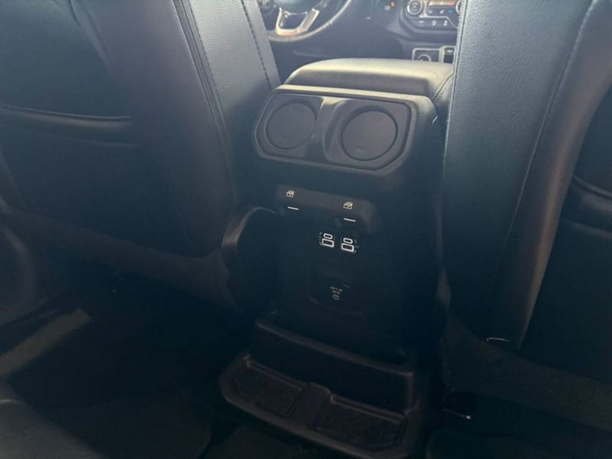 Jeep Wrangler 2.2 Mjt II Sahara (12)