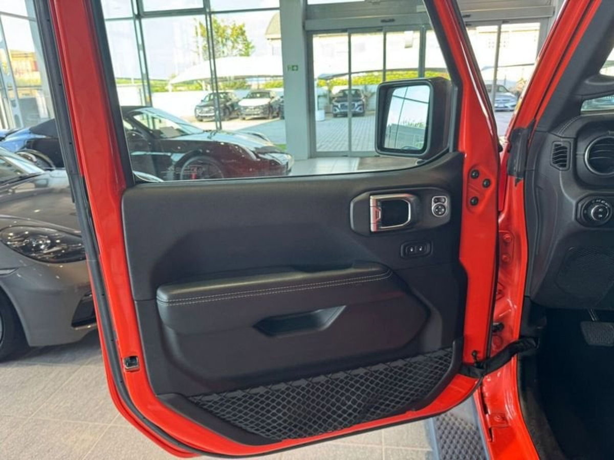 Jeep Wrangler 2.2 Mjt II Sahara (18)