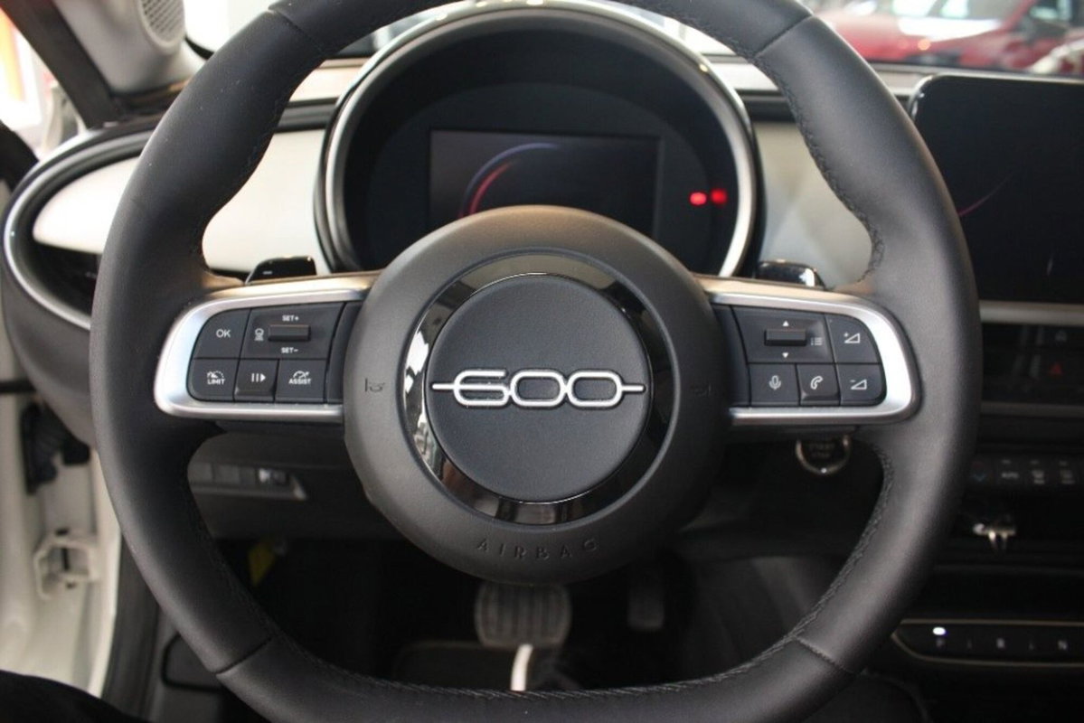 Fiat 600 1.2 hybrid La Prima 110cv auto (7)