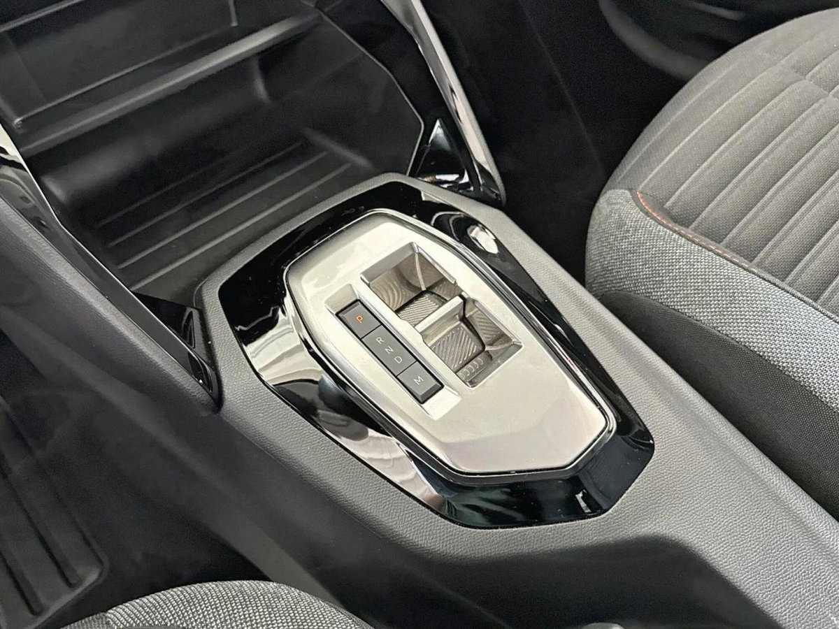 Peugeot 208 PureTech 100 Stop&Start EAT8 5 porte Active Pack (7)