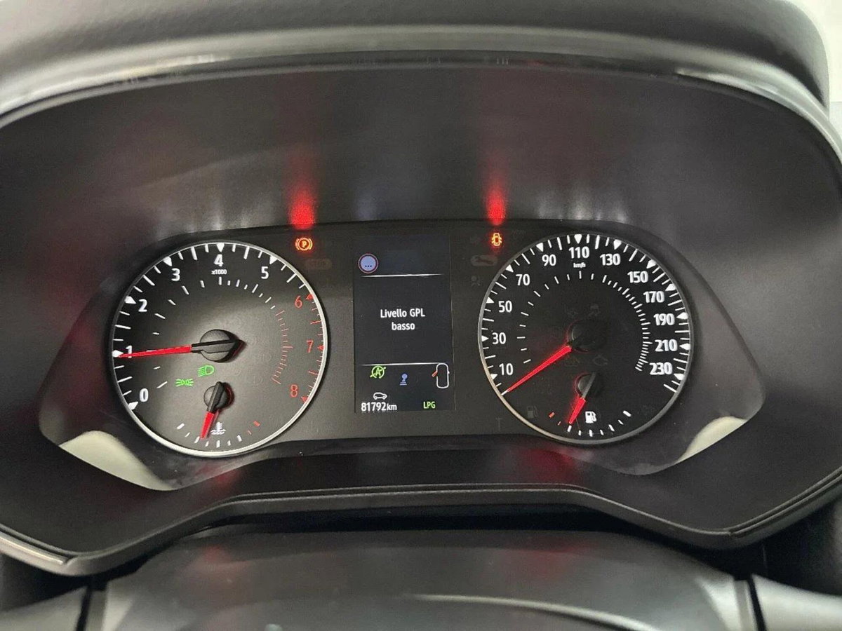 Renault Clio TCe 100 CV GPL 5 porte Equilibre (12)
