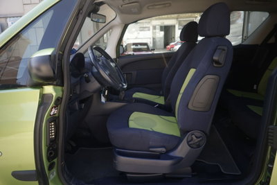 Peugeot 1007 1.4 HDi Sporty (17)