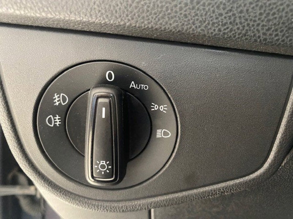 Volkswagen Polo 1.0 tsi R-Line 95cv dsg (11)