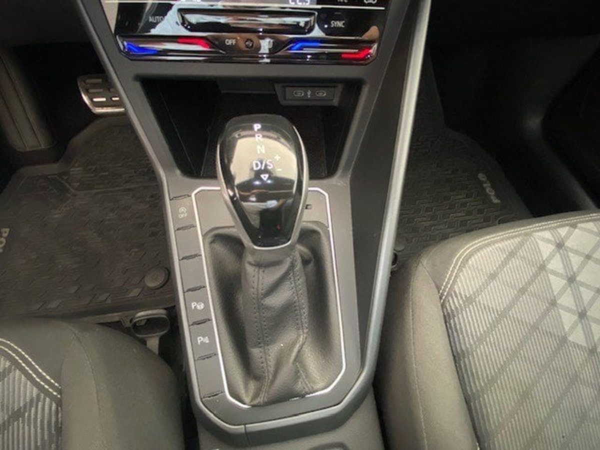 Volkswagen Polo 1.0 tsi R-Line 95cv dsg (19)