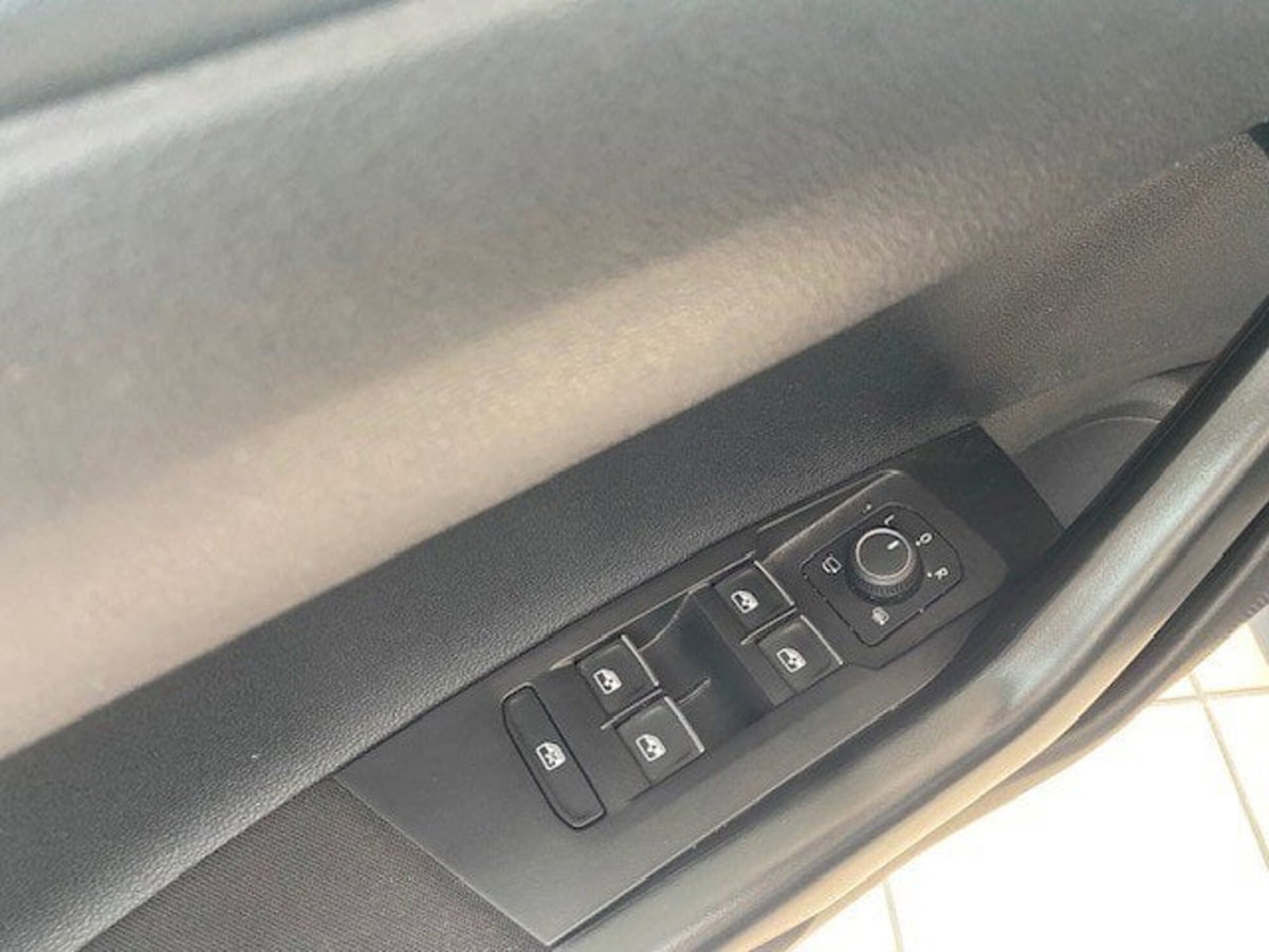 Volkswagen Polo 1.0 tsi R-Line 95cv dsg (8)