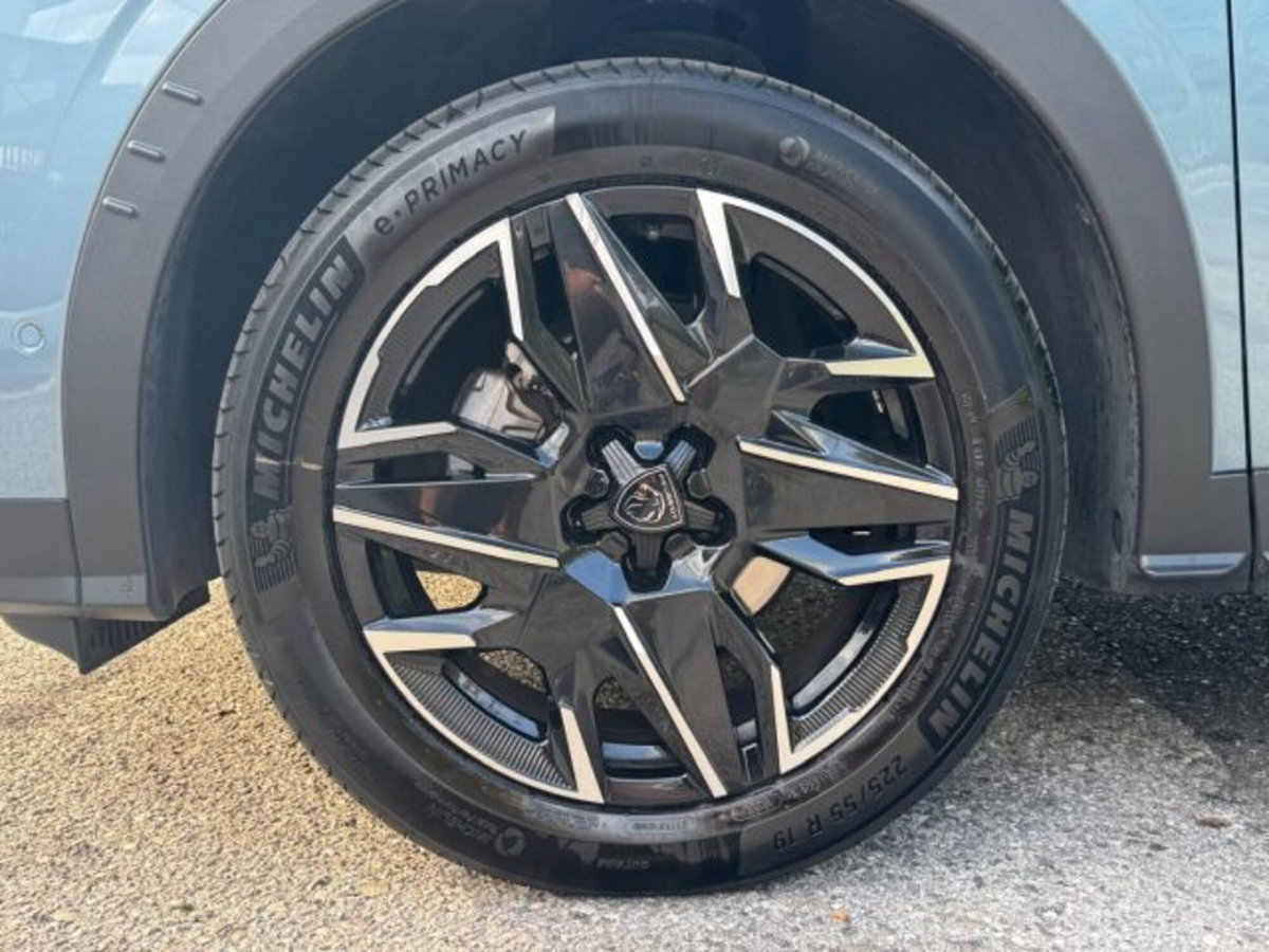 Peugeot 3008 1.2 hybrid GT 145cv e-dcs6 (6)