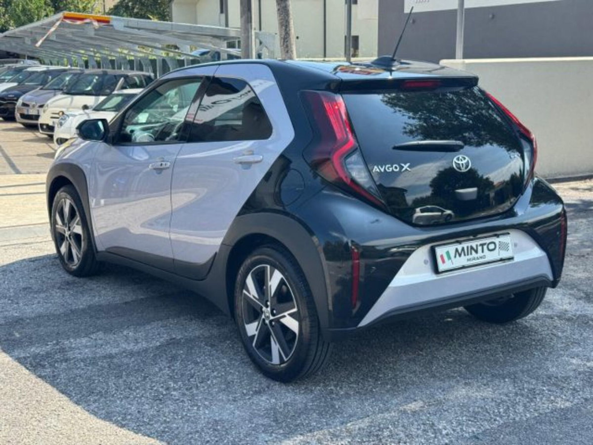 Toyota Aygo X 1.5 hybrid Icon e-cvt (2)
