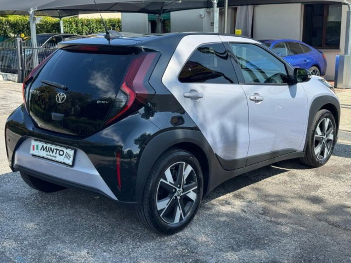 Toyota Aygo X 1.5 hybrid Icon e-cvt (3)
