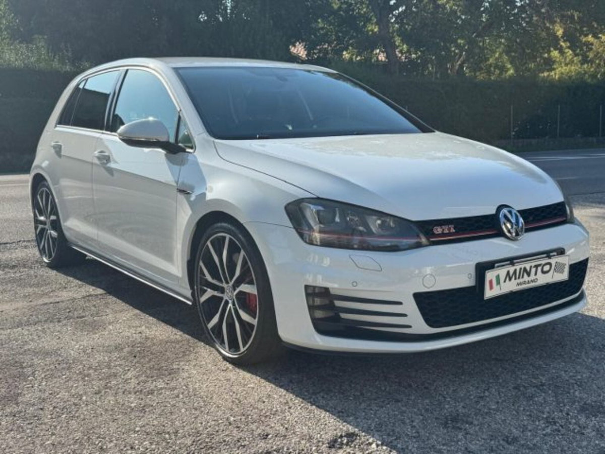 Volkswagen Golf GTI Performance 2.0 TSI DSG 5p. BlueMotion Technology (2)