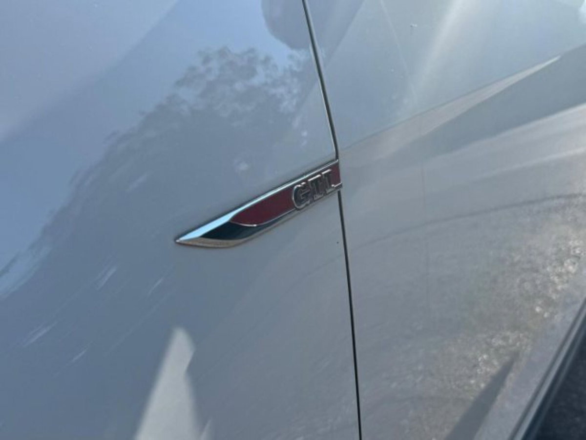 Volkswagen Golf GTI Performance 2.0 TSI DSG 5p. BlueMotion Technology (4)